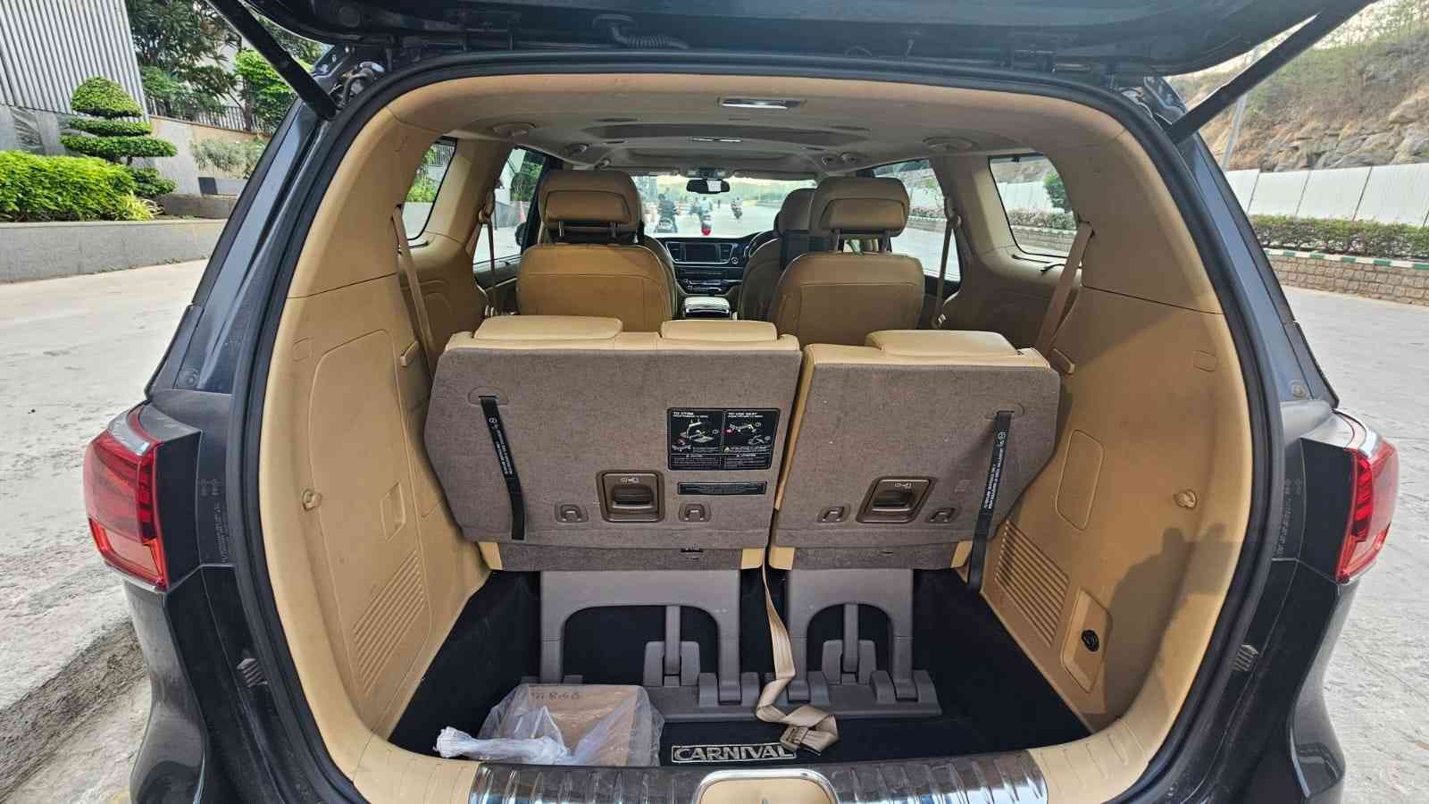 Kia Carnival Limousine+ Diesel Automatic - Image 8