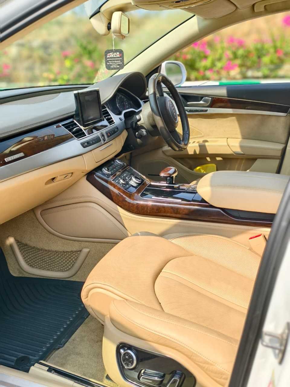 Audi A8L Business Class - Image 5