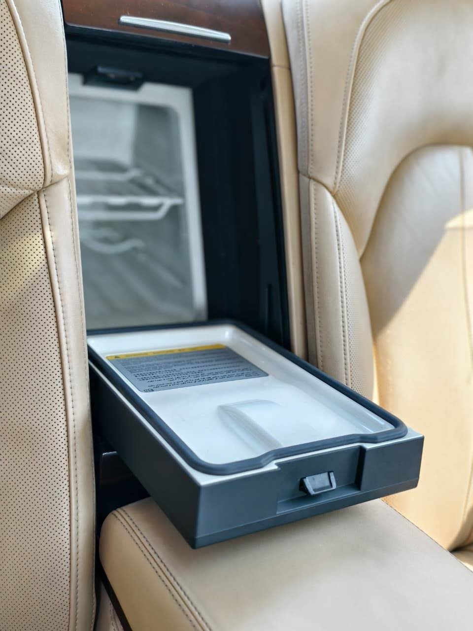 Audi A8L Business Class - Image 9