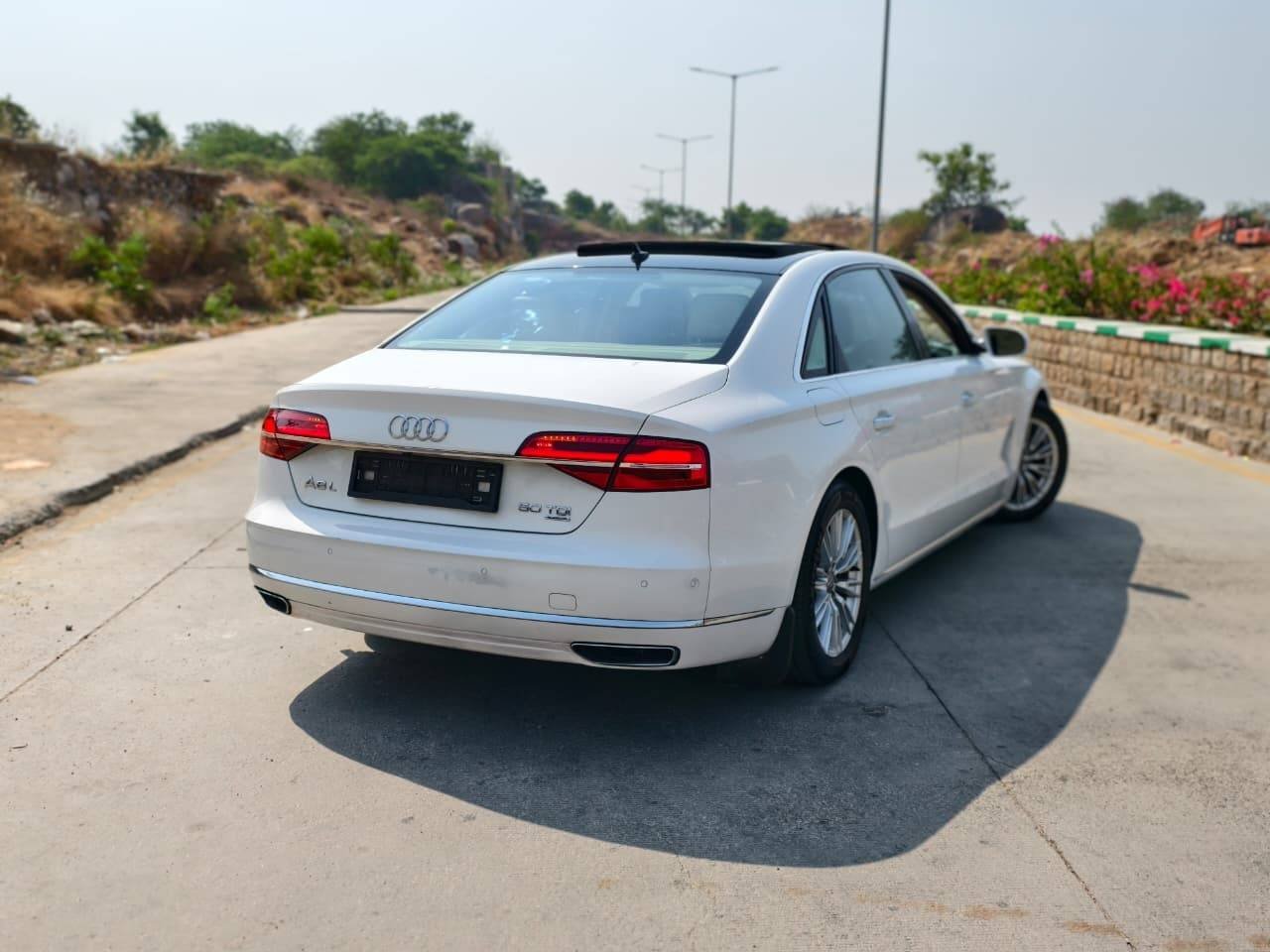 Audi A8L Business Class - Image 4