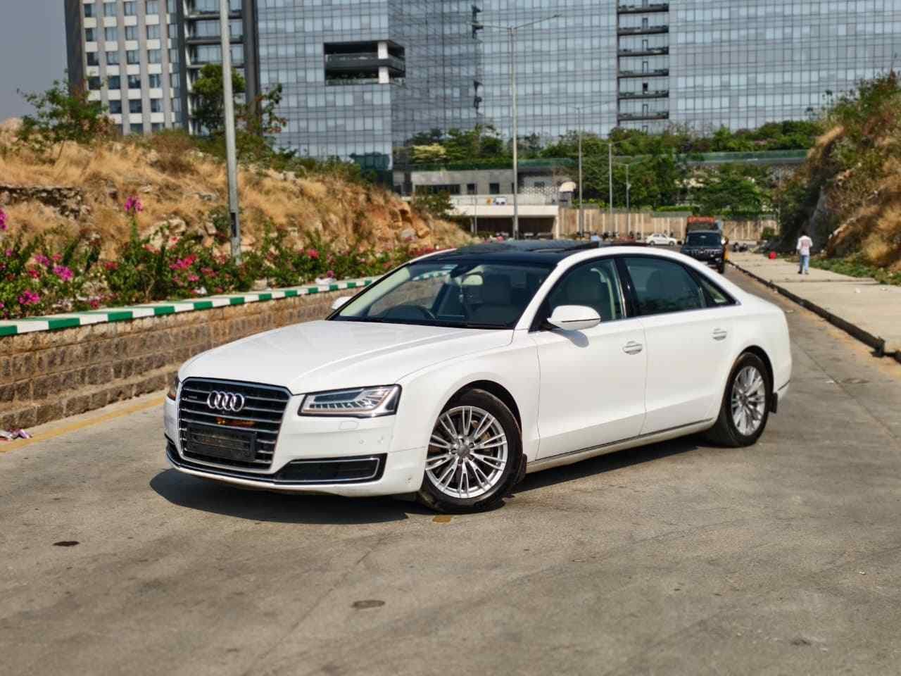 Audi A8L Business Class - Image 3