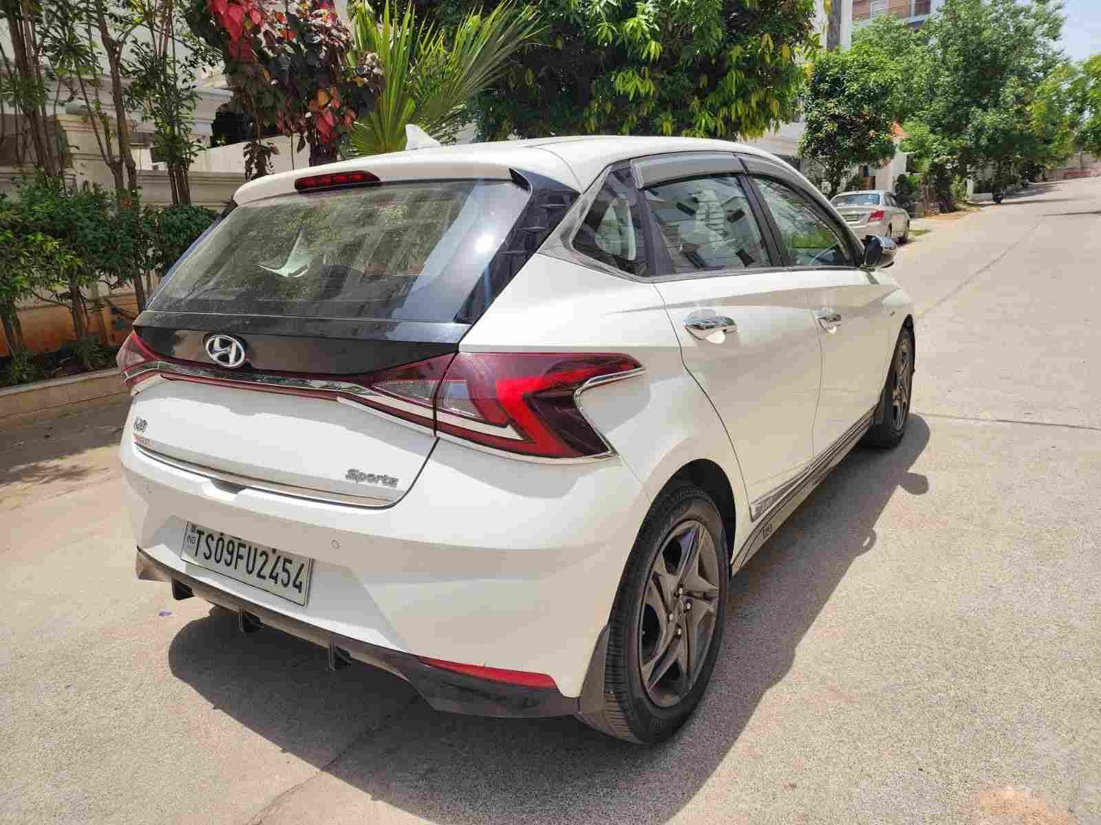 Hyundai i20 Sportz Petrol Automatic - Image 2