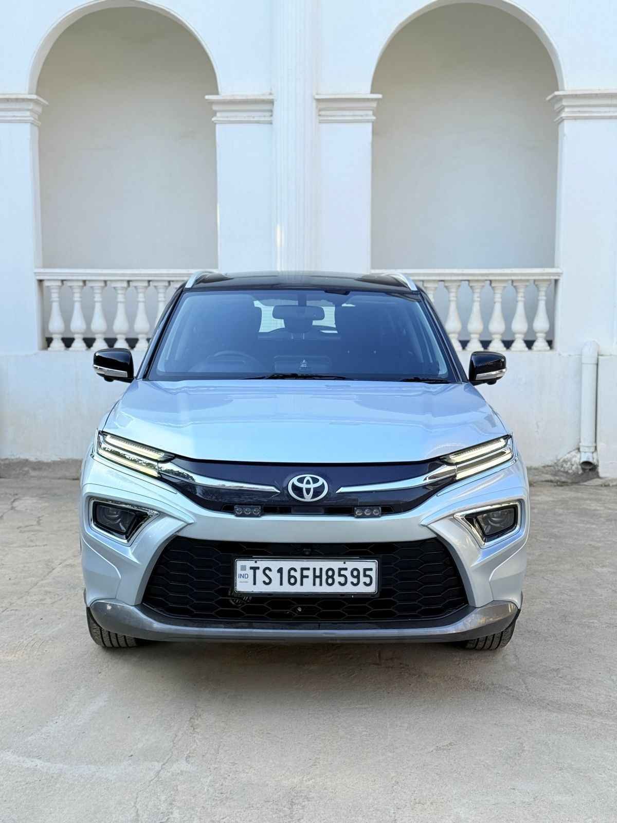 Toyota Hyryder V Hybrid - Image 7