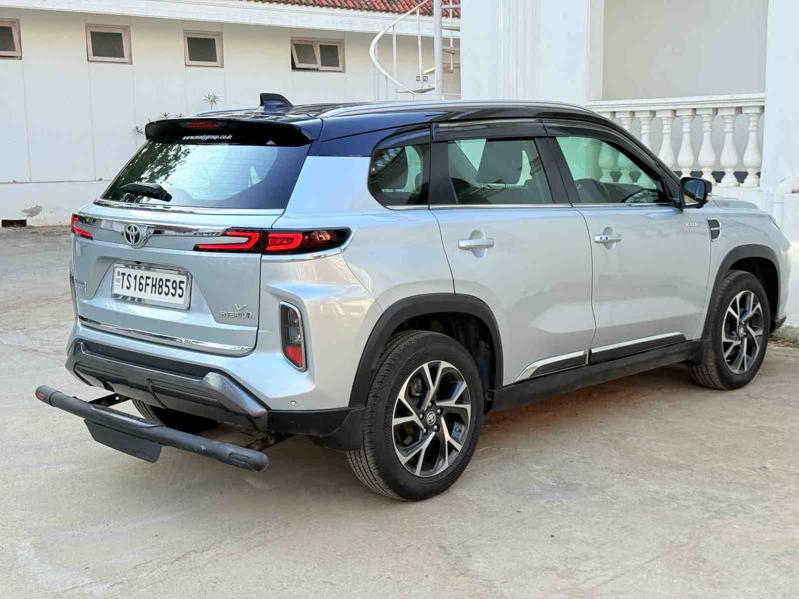 Toyota Hyryder V Hybrid - Image 3