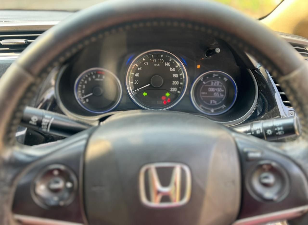 Honda City VX Petrol Manual - Image 3