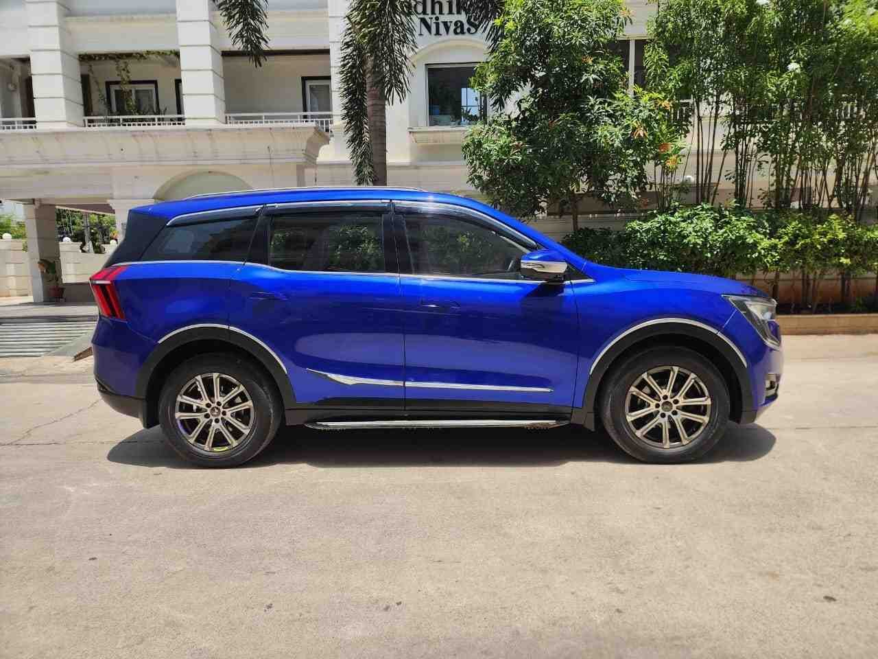 XUV 700 AX7L Diesel Automatic - Image 7