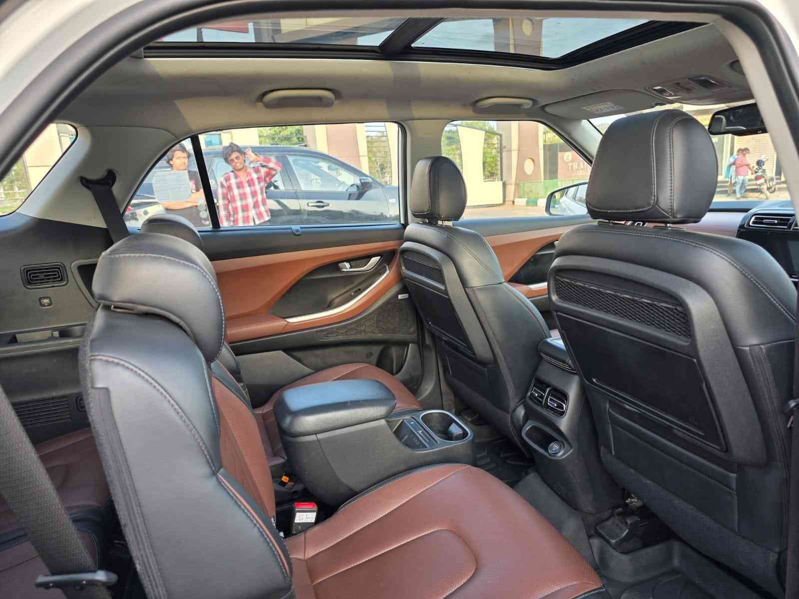 Hyundai Alcazar Diesel Automatic 2023 - Image 2