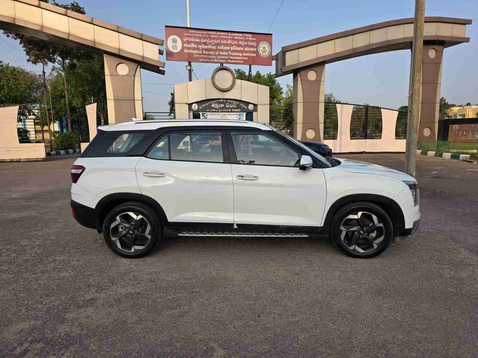Hyundai Alcazar Diesel Automatic 2023 - Image 4