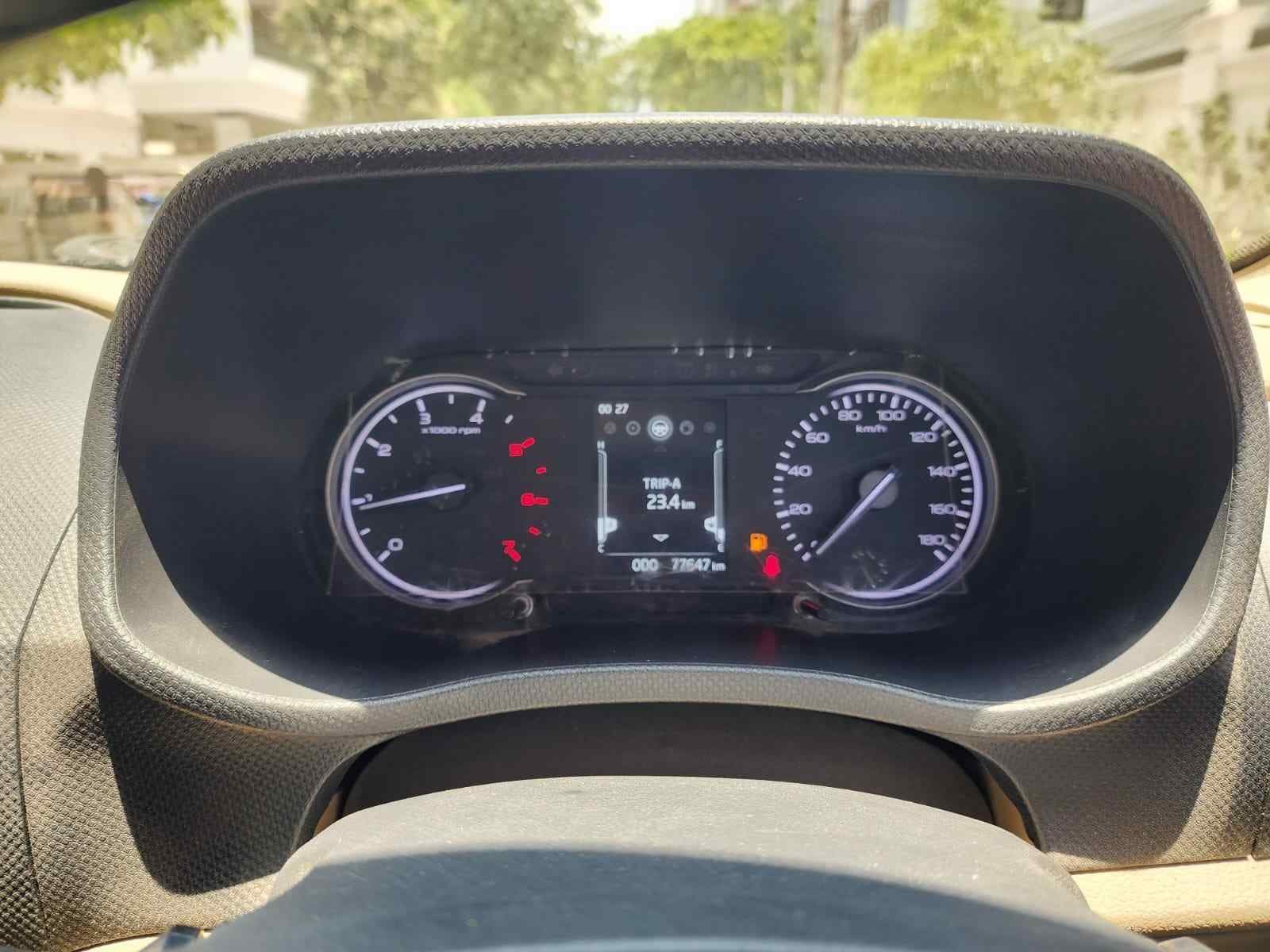 Bolero Neo N10 Diesel Manual - Image 4