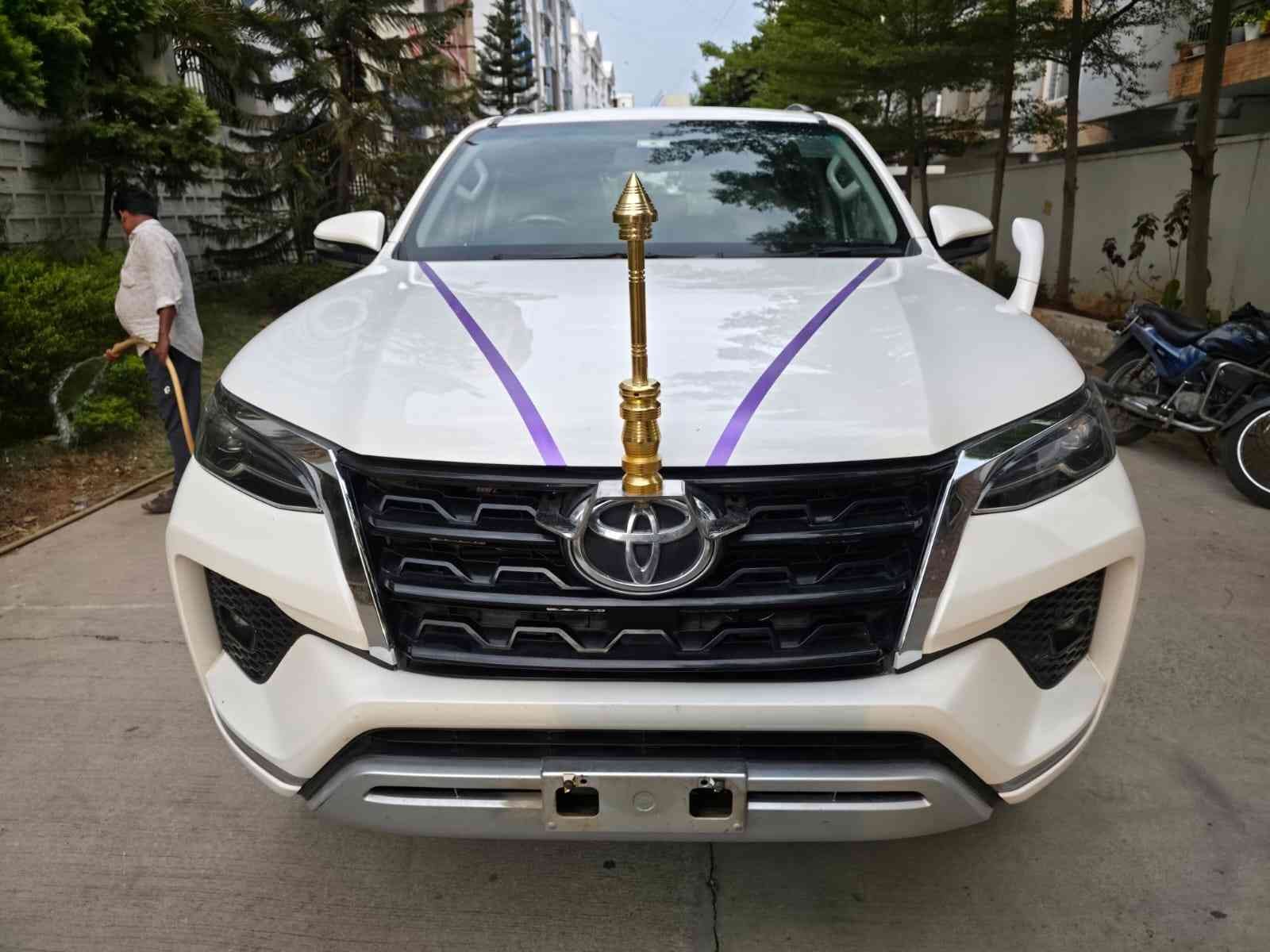 Toyota Fortuner Σ4 Diesel Manual - Image 7