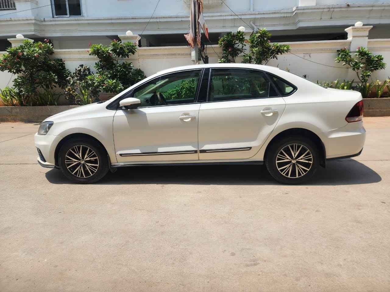 Volkswagen Vento TSi  AT 2021 - Image 4