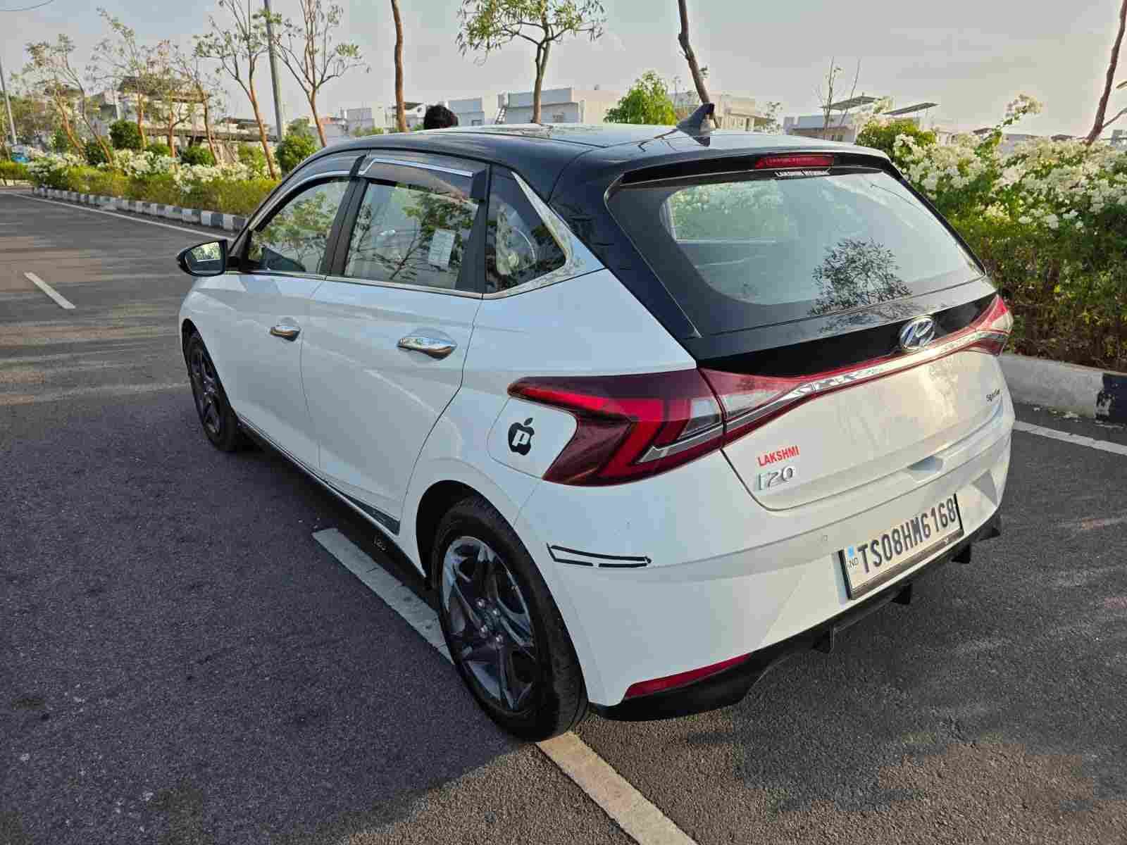 i20 Sportz Petrol Automatic - Image 5